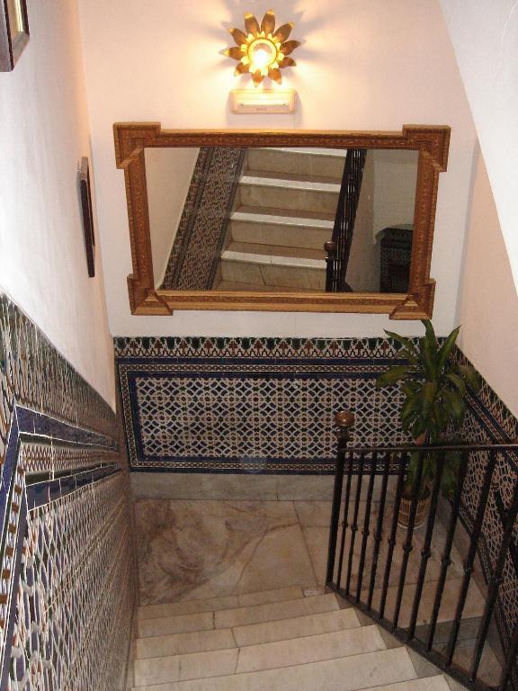 Pension Bailen Севилья Экстерьер фото